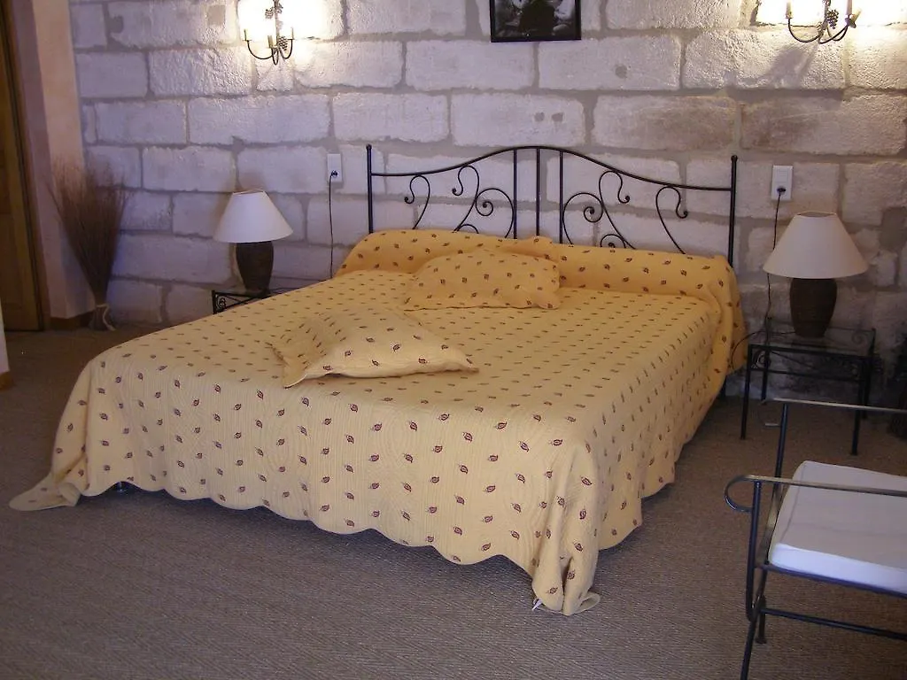 L'Oustau De Mistral Hotel Eyragues Vendégház